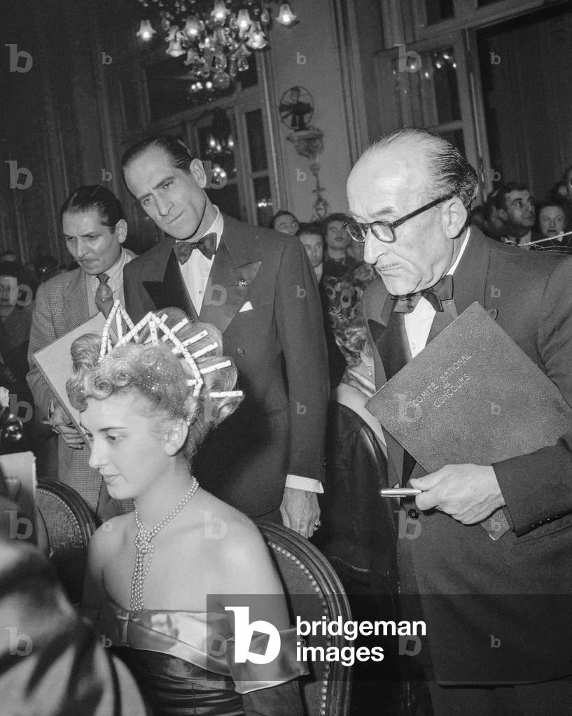 Hairstyle competition, Paris, April 20, 1950 : French hairdresser Antonio, member of jury (b/w photo)