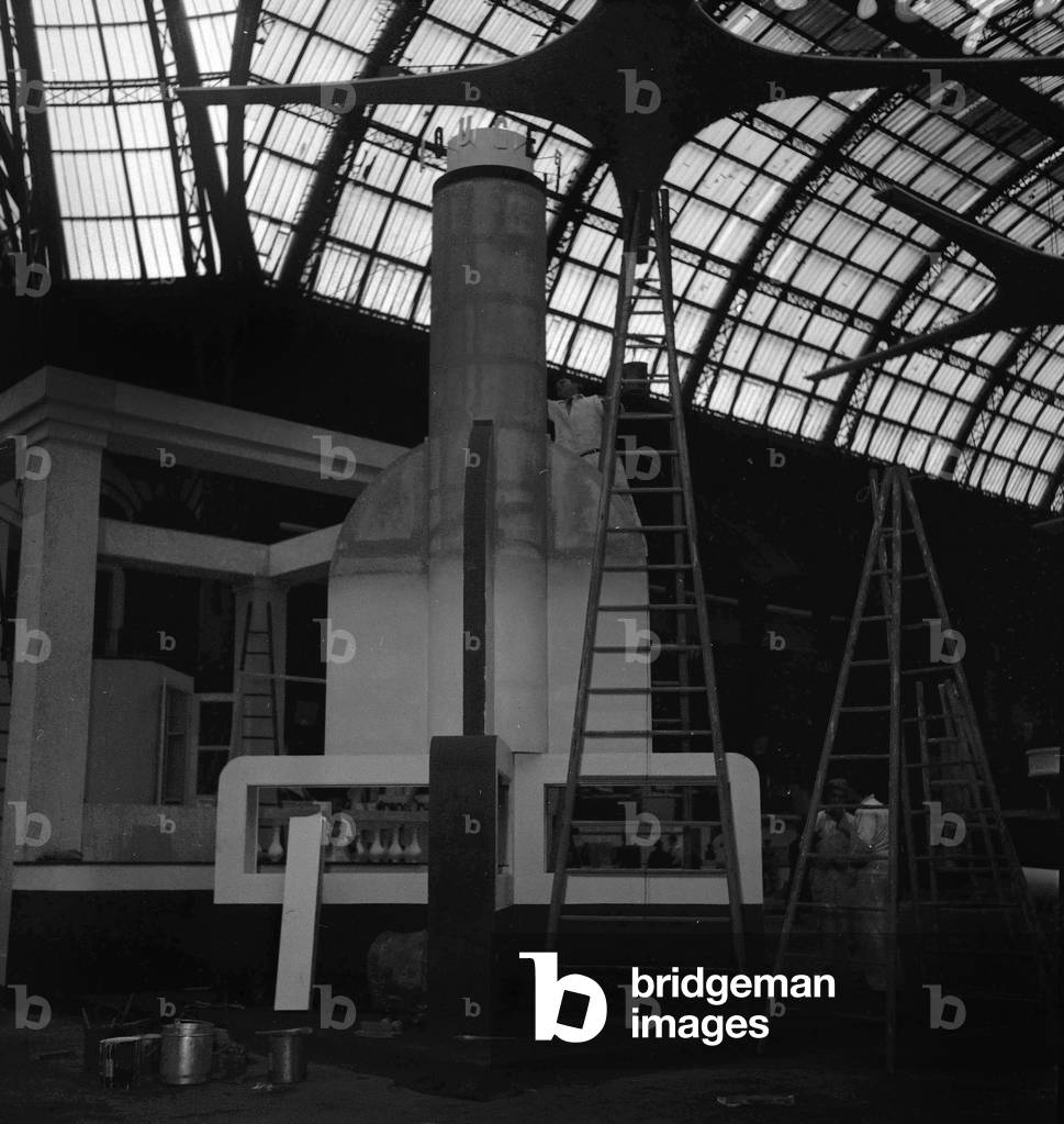 Preparations for childhood exhibition, Grand Palais, Paris, November 23, 1949 (b/w photo)