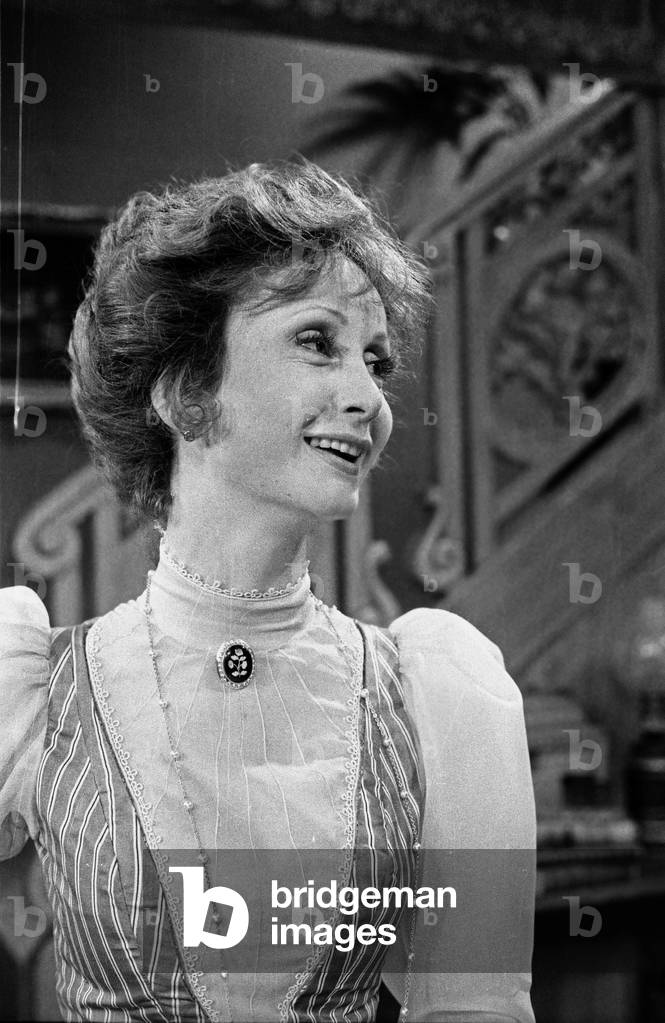 Maia Simon In A Scene Of “La Paix Chez Soi” By Georges Courteline For Television, 9 July 1974 Neg: Cx 7409 (b/w photo)