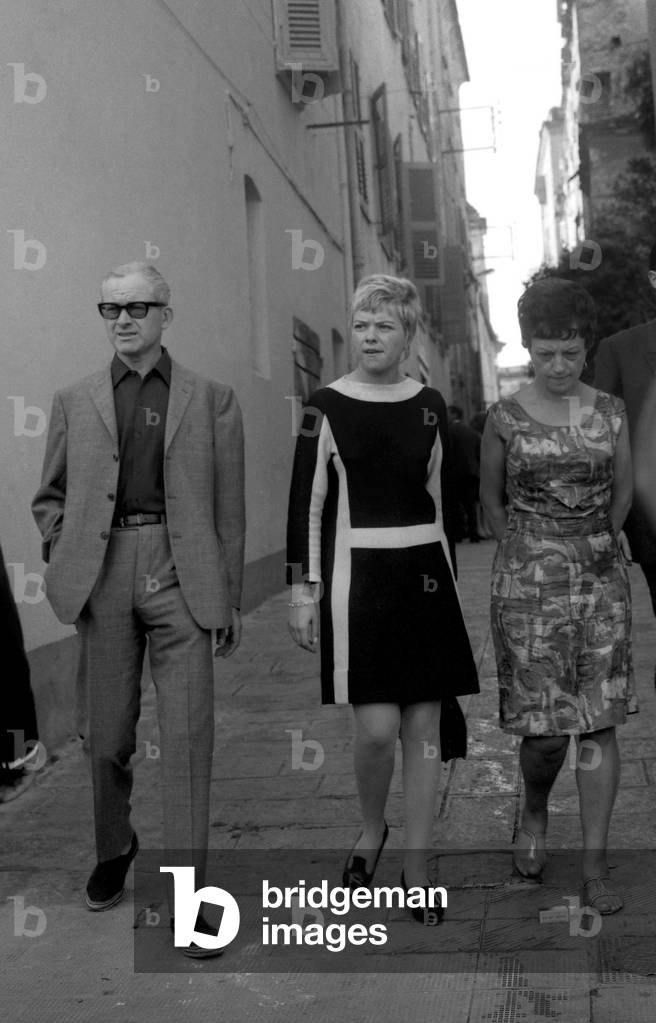 Jacqueline Chabridon (c, Mrs Charles Hernu) with her parents in Ajaccio, Corsica, October 22, 1962 (b:w photo)