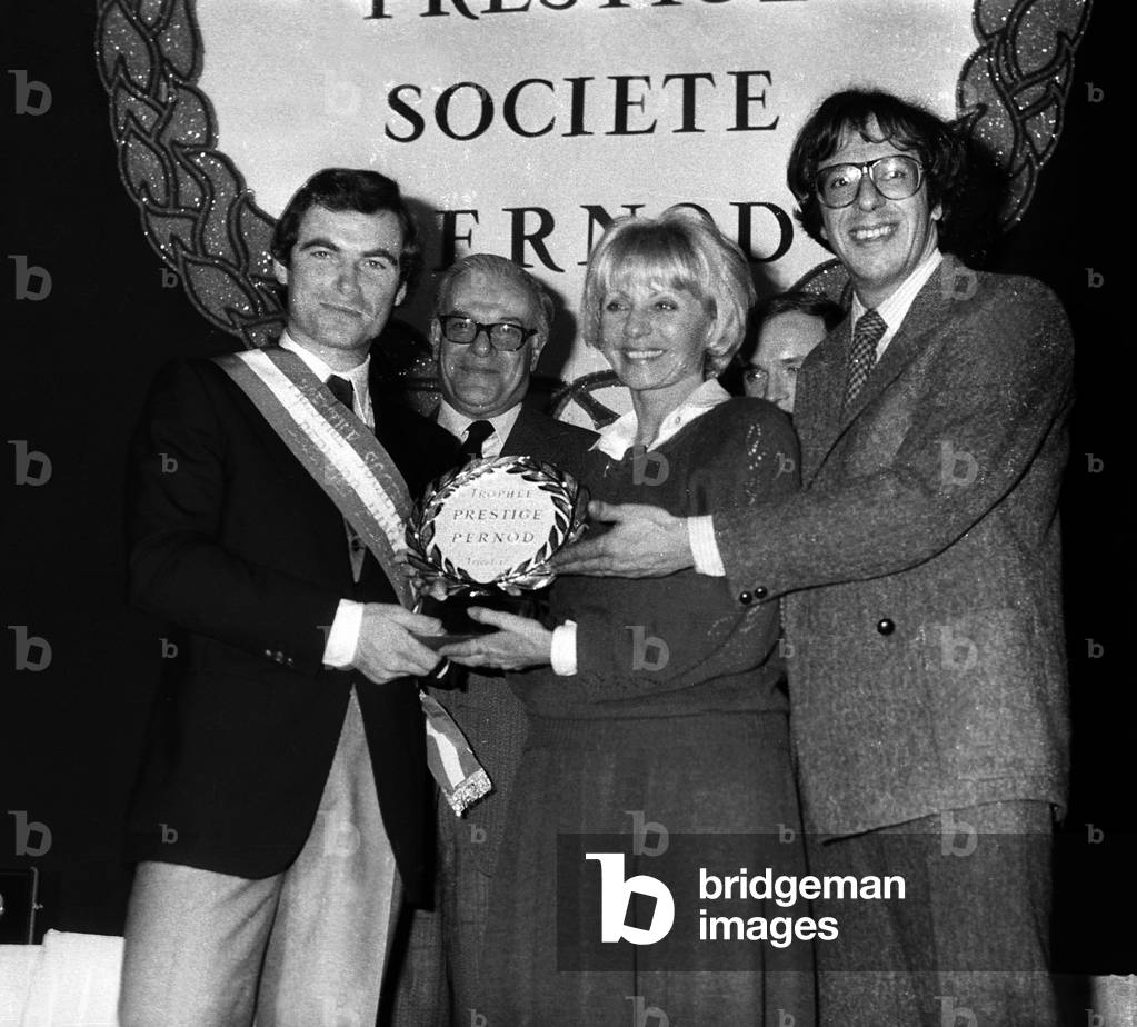 Anne Cordy And Patrick Topaloff Prestigious Trophee Pernod To Bernard Hinault November 16, 1978 Neg: Cx11096 (b/w photo)