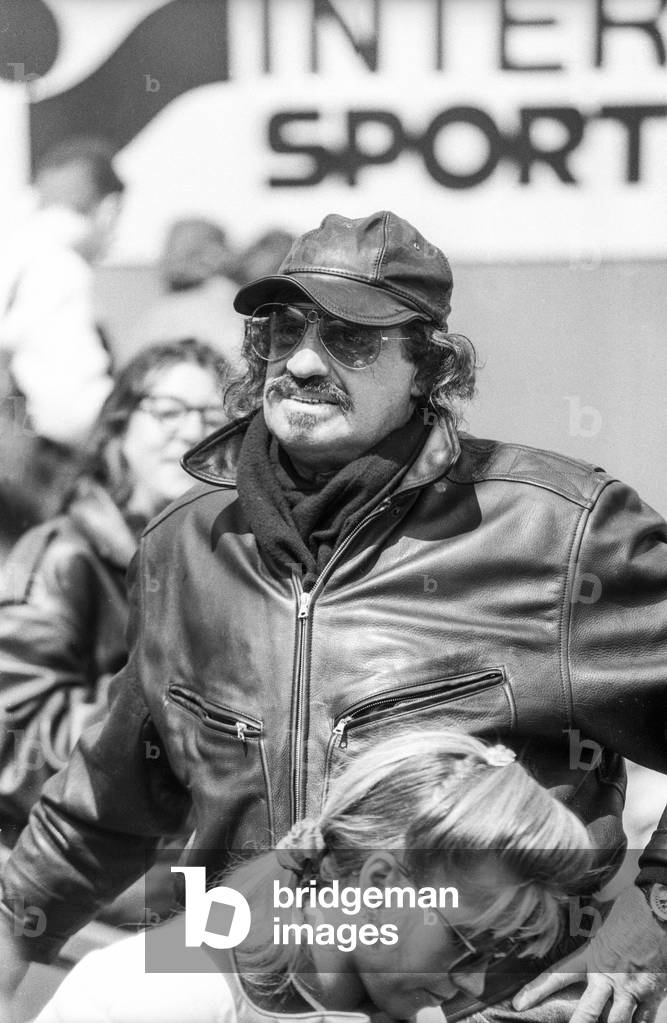 rench actor Jean Paul Belmondo attending Roland Garros tennis tournament on June 8, 1990 (b/w photo)
