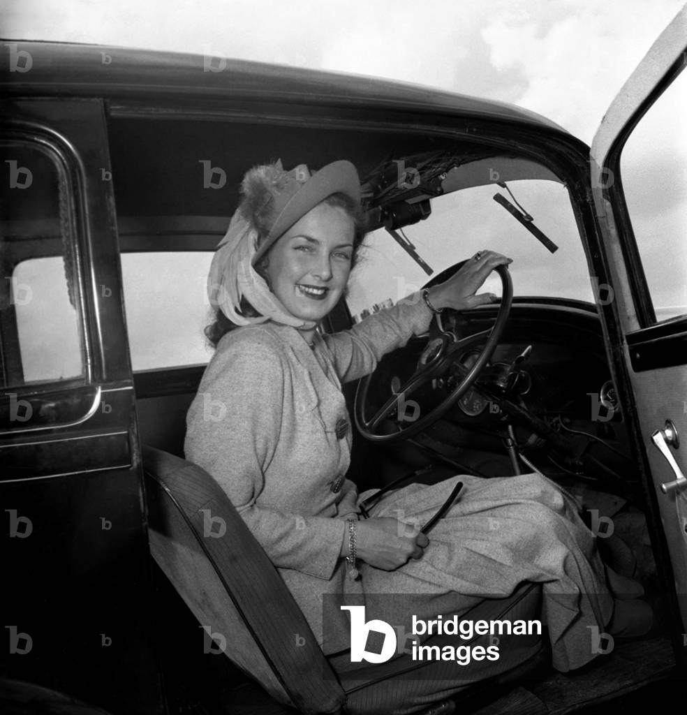 English Actress Patricia Roc in Paris, August 5, 1948 (b/w photo)