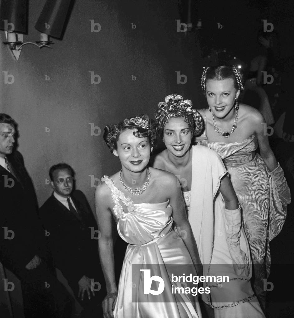 Woman and beauty show, Paris, Octobre 1949 : hairstyles (b/w photo)