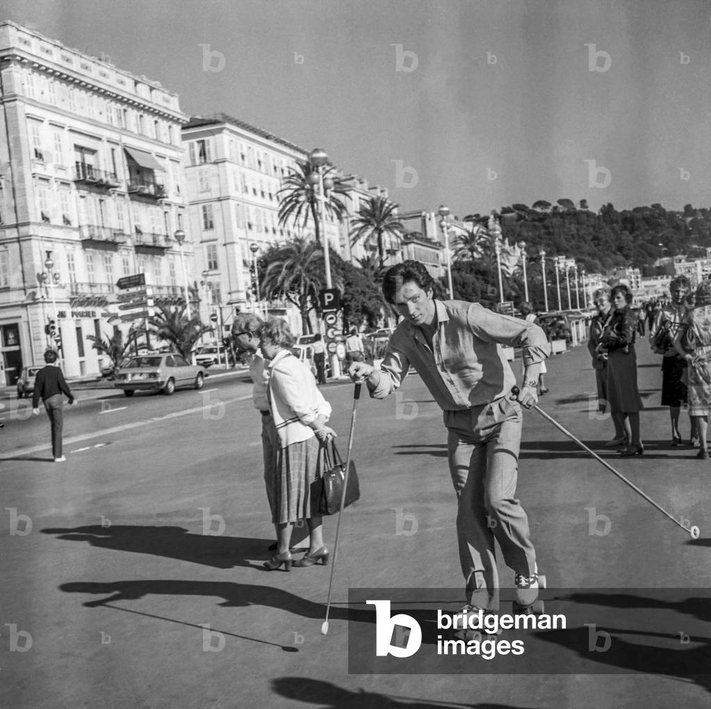 Claude Neu training with roller skates, Nice, French Riviera, November 6, 1979 (b/w photo)