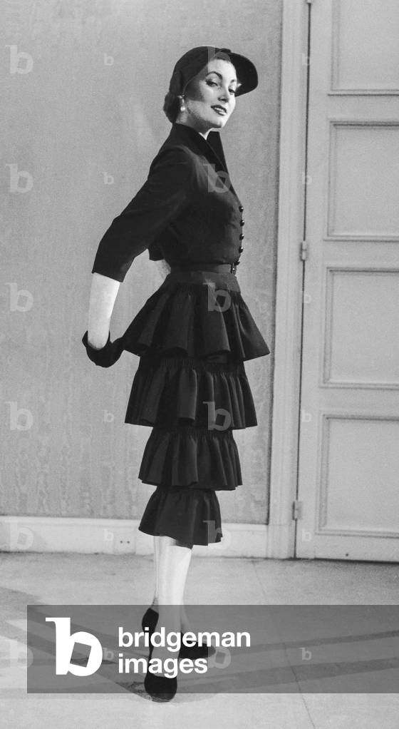Marcel Rochas fashion, Paris, February 21, 1952 : dress (b/w photo)