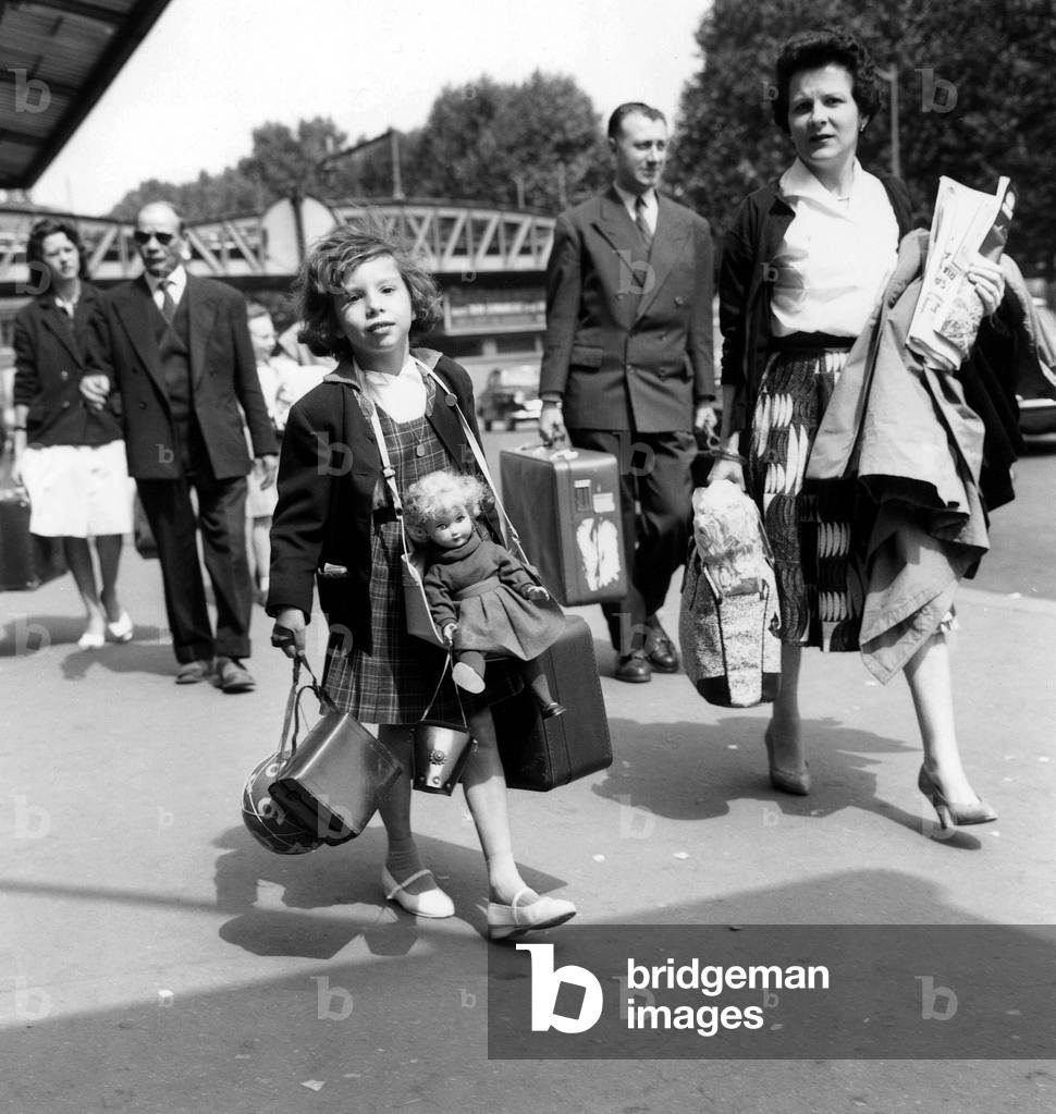 Holiday Vacation Departures in Paris Railway Railroad Station August 1St, 1959  (b/w photo)
