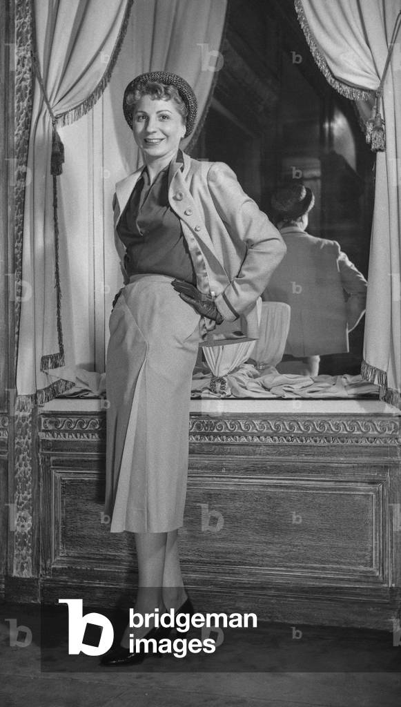 Alex Maguy fashion, Paris, February 9, 1950 : skirt suit (b/w photo)