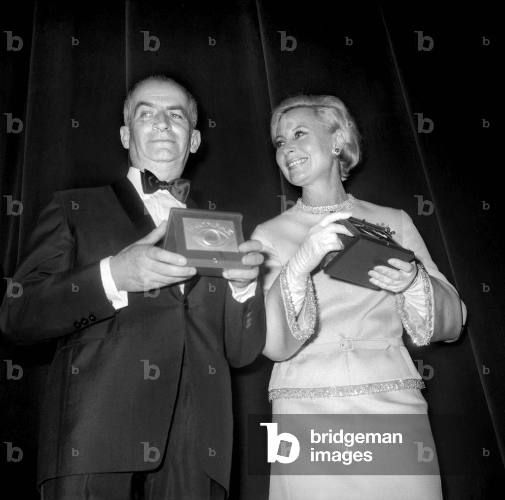 Nuit Du Cinema (Movie Prize Giving) in Paris on November 29, 1968 : Louis De Funes and Michele Morgan (b/w photo)