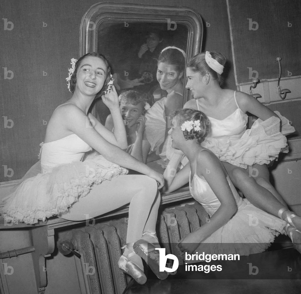 Dance examination at the Paris dance school, November 5, 1949 : young dancers wearing tutus (b/w photo)