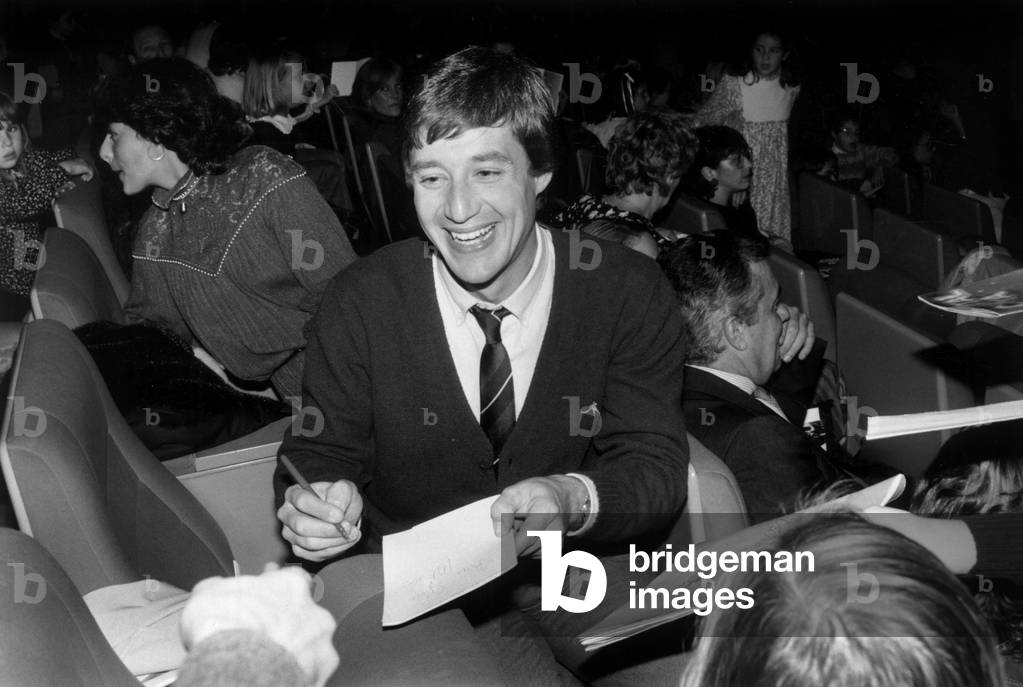 Premiere of Chantalgoya in Paris : French Presenter Patrick Sabatier Signing Autographs, November 8, 1982 (b/w photo)