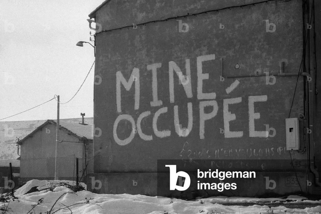 Gold mine in Salsigne, south of France, February 3, 1992 : the mine is occupied by strikers who don't want the mine to be closed (b/w photo)