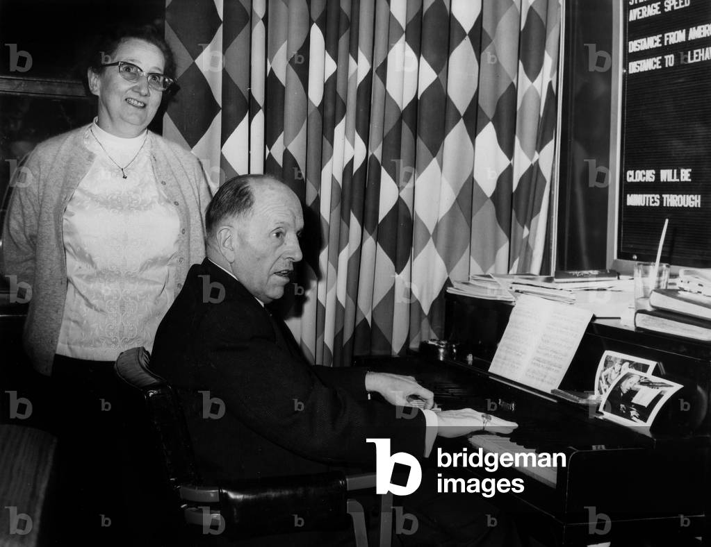 Heinz Arnt In Front Of His Piano He Even Not Leaves On Board The United States Ship In Havre, He Wants To Beat Are Record Of Endurance On The Piano: 1003 Hours, Playing 22 Hours On 24 And His Marathon Starts On August 15, 1966 In Dusseldorf To Finish On October 2, 1966 In Long Island New York On September 19, 1966 (b/w photo)