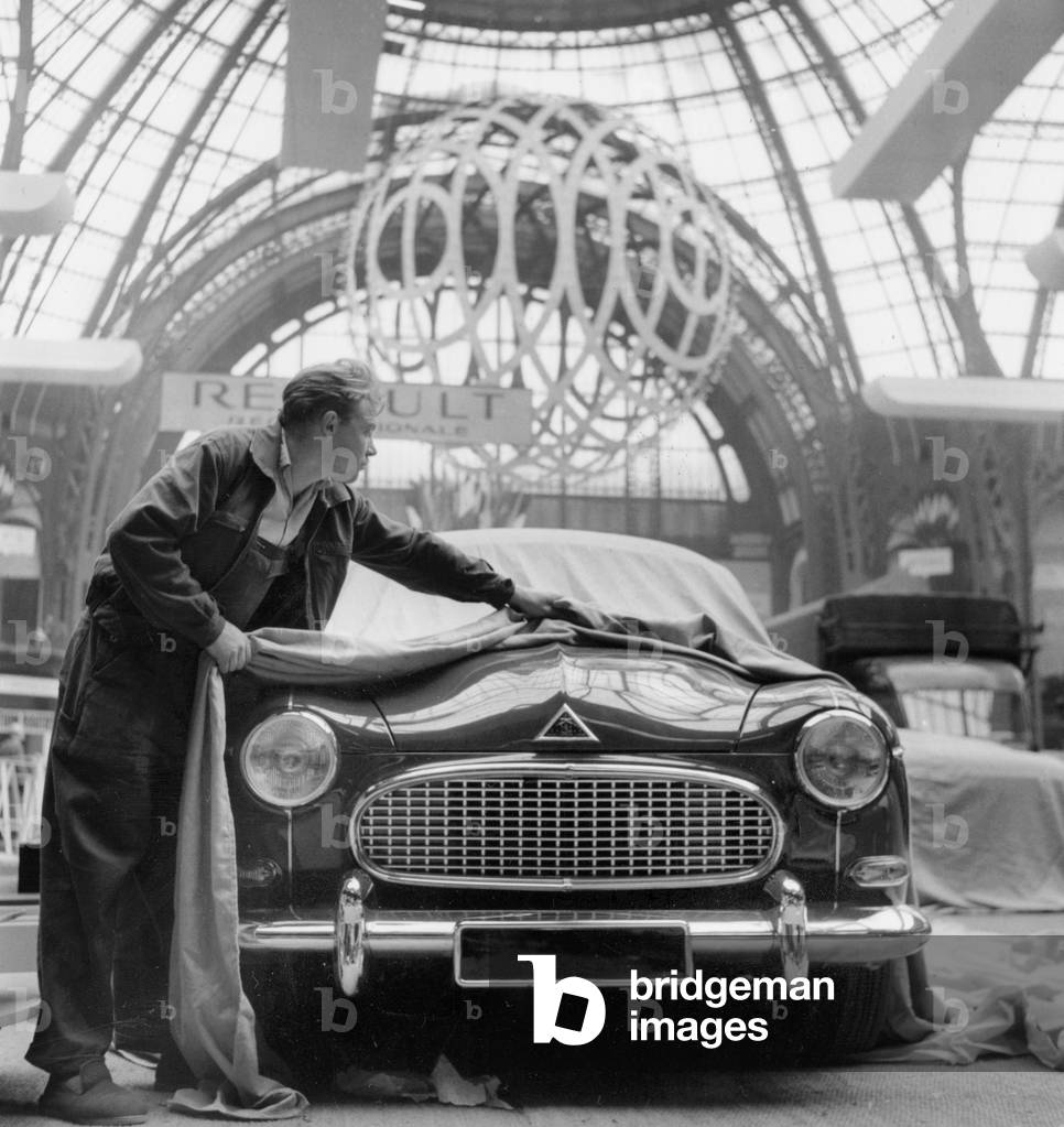 Workers Preparing Paris Motor Show September 30, 1958 : Renault Fregate Car (b/w photo)