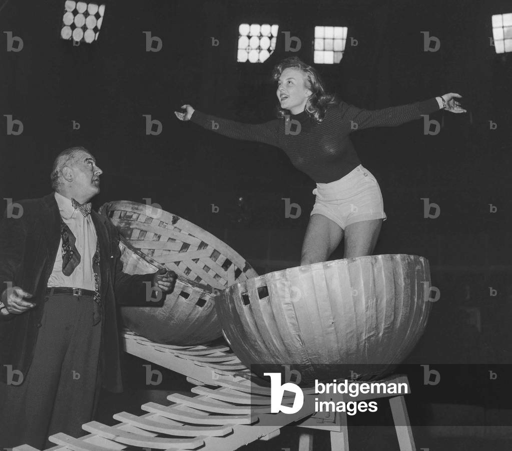 Rehearsal of the Gala of Union of Artists, Paris, March 22, 1950 : French actress Nicole Courcel (b/w photo)