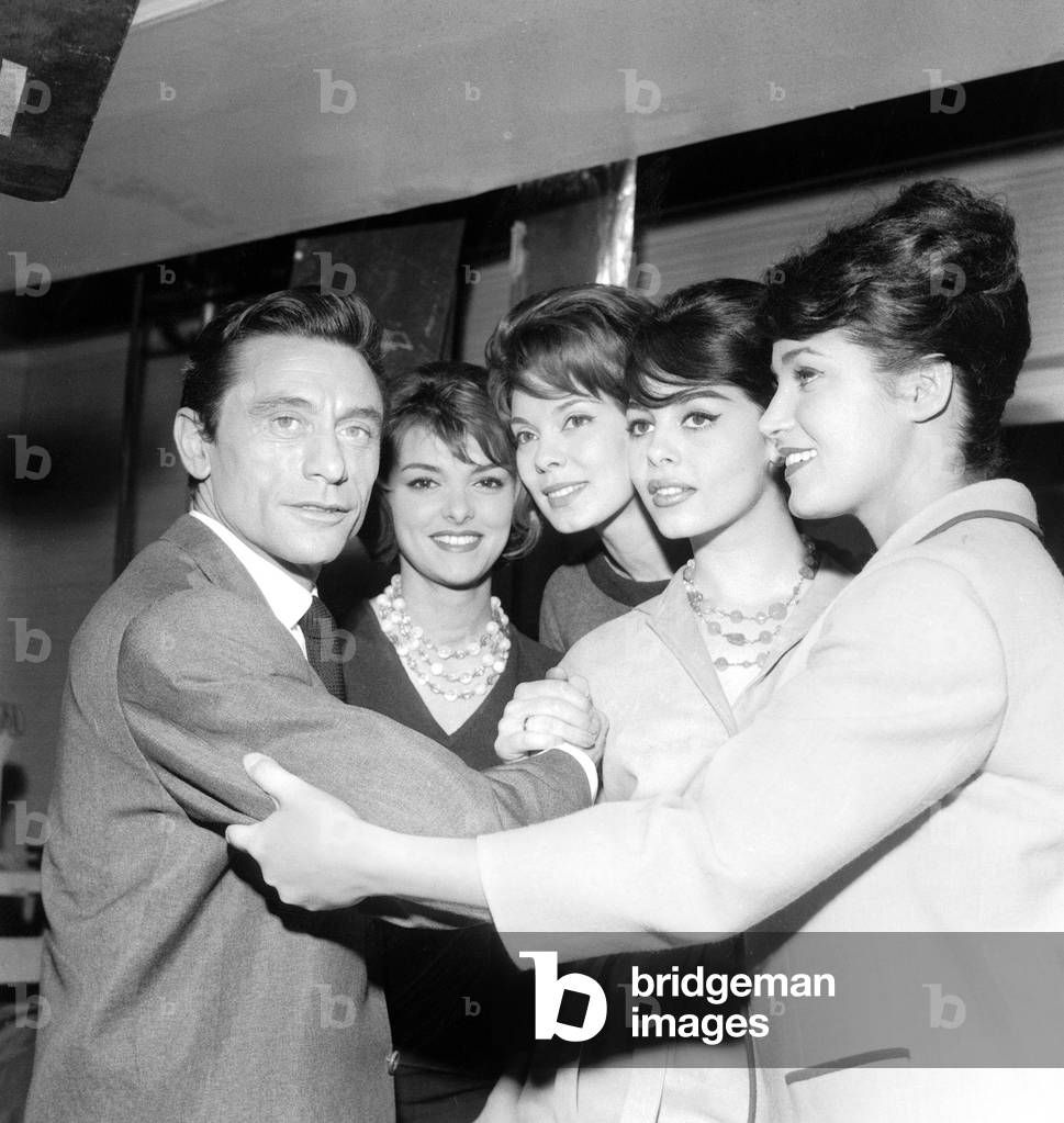 La Brune Que Voila There Is The Brunette De Et Avec Robert Lamoureux, Ginette Pigeon, Perrette Pradier Et Francoise Fabian Le 14 Mars 1960 Neg A92799 (b/w photo)