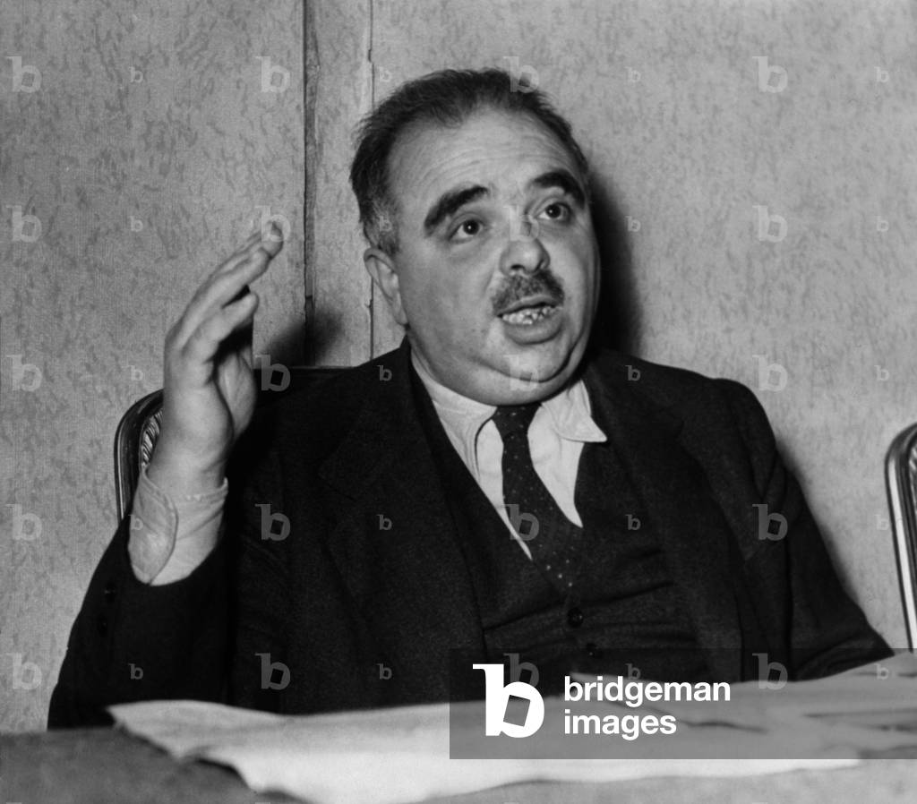 Edouard Depreux, Minister of the Interior, Explain the status of investigations conducted by the police in three recent cases: the Joinovici case, the Fresnes conspiracy and the discovery of weapons depots. March 17, 1947 (b/w photo)