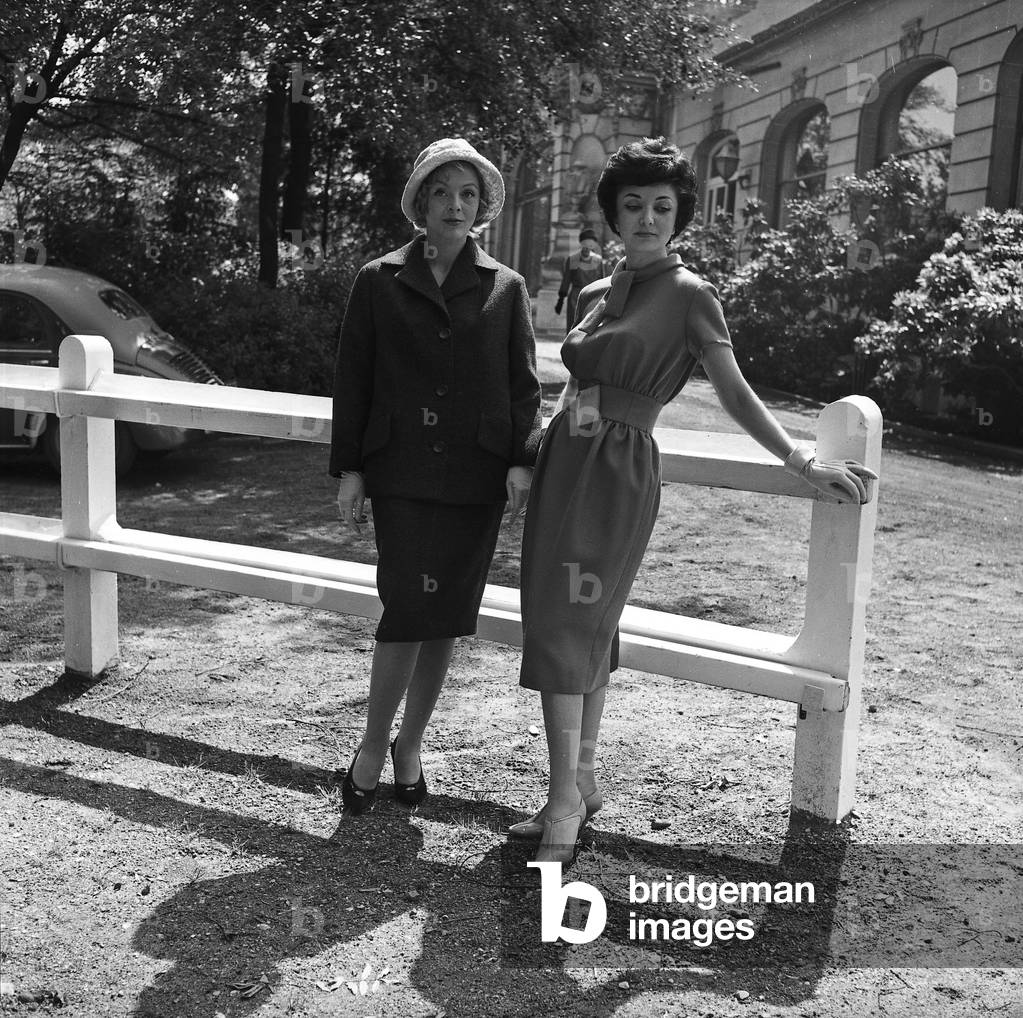 Presentation on May 20, 1958 of Fashion By Gattegno, Haute Couture For Autumn Winter 1958-1959, France : Suit and Dress (b/w photo)
