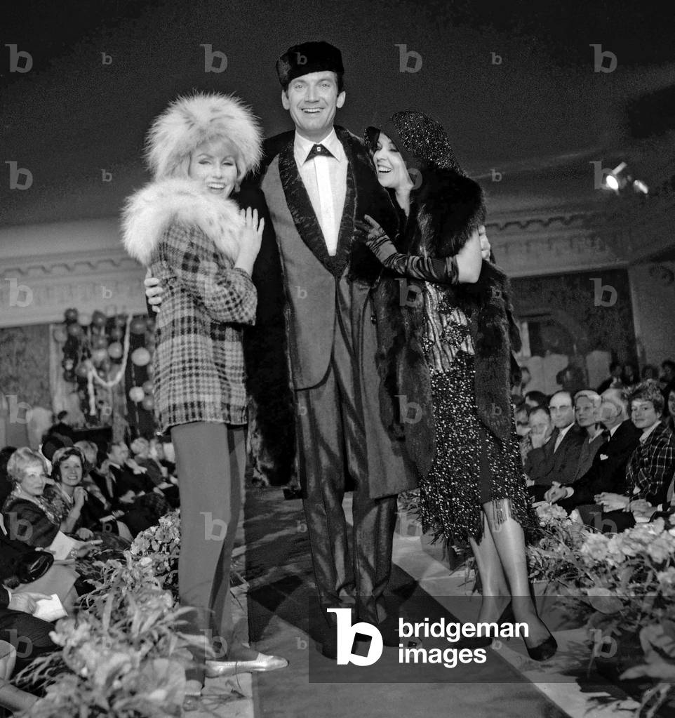 Presentation of furs by Stern in an hotel in Paris, October 6, 1960 : here 