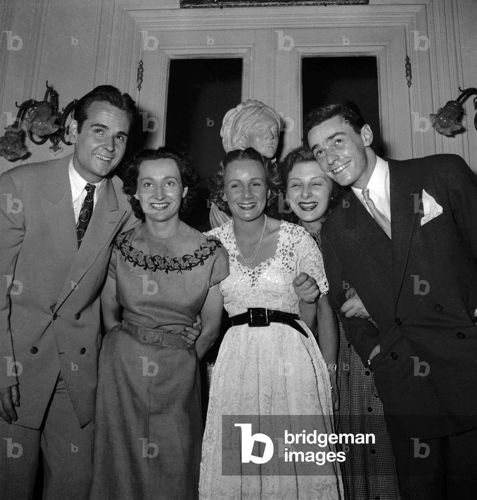 Comedy contest of the French national drama school, July 6, 1949 : Jean Le Poulain, Marguerite Perrin, Christine Gauthier, Nathalie Nerval and Roland Alexandre (b/w photo)