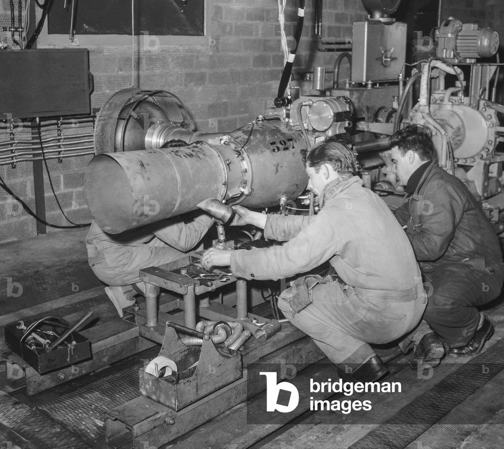 Turbomeca factory (gas turbine engines) in Bordes, France, February 20, 1958 (b/w photo)