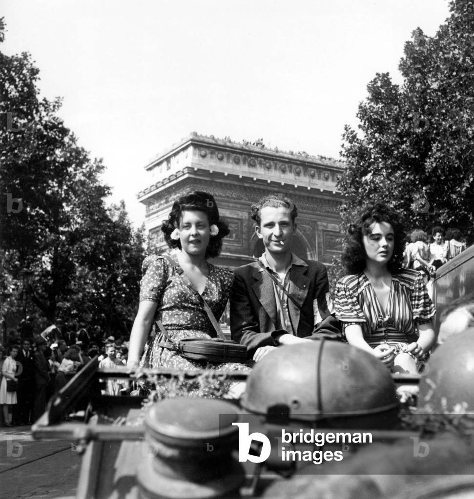Liberation of Paris, August 1944 : Jubilant People, Women on Tanks in Front of The Arc De Triomphe (b/w photo)
