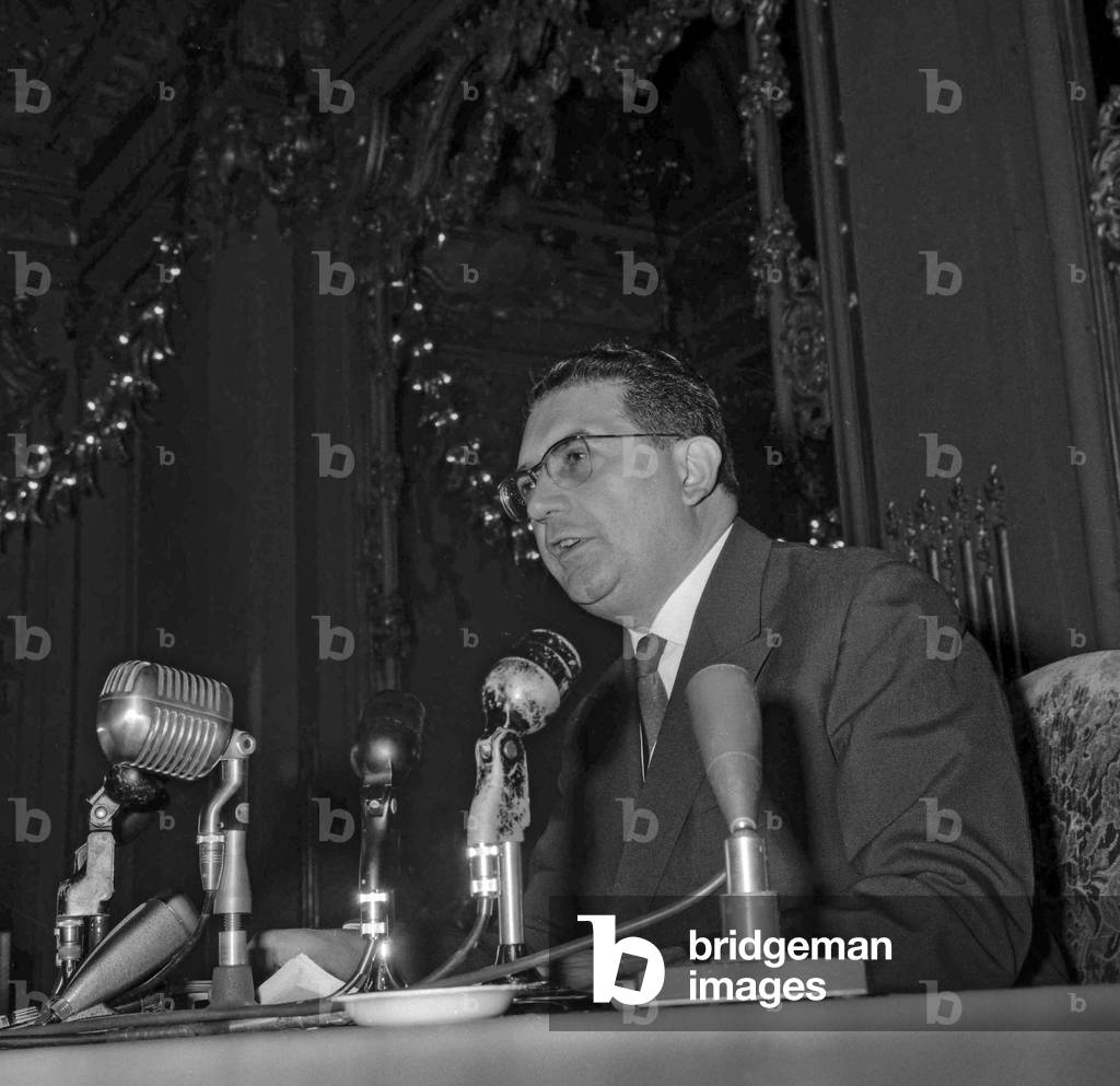 Jacques Soustelle during a press conference, Paris, October 19, 1960 (b/w photo)