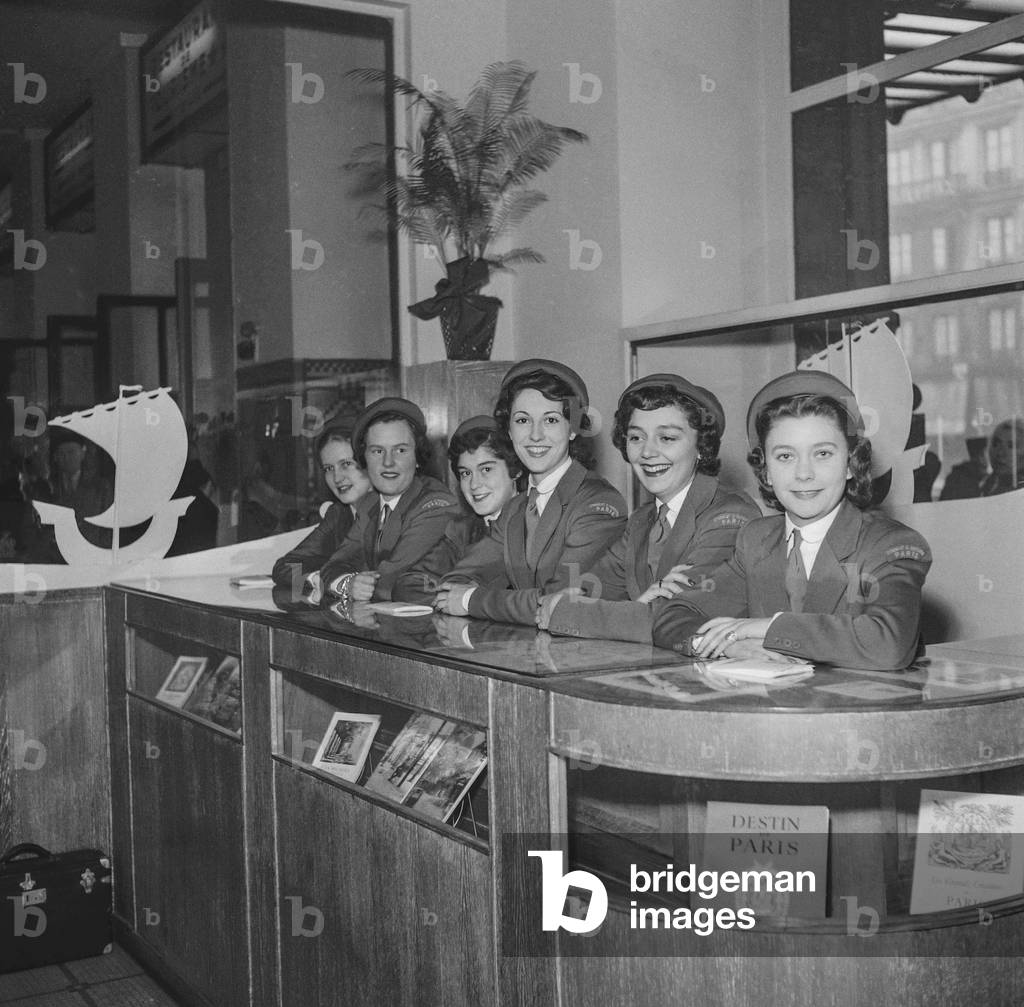 Opening of the tourist office at the Gare du Nord (station), Paris, December 3, 1951 (b/w photo)