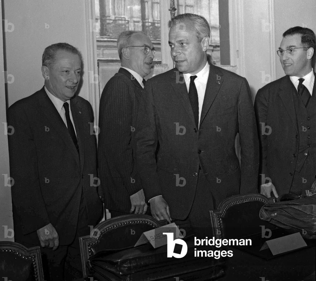 Round table of miners at the Industry ministry in Paris, April 30, 1963 : Michel Maurice-Bokanowski (French minister of Industry) (b/w photo)