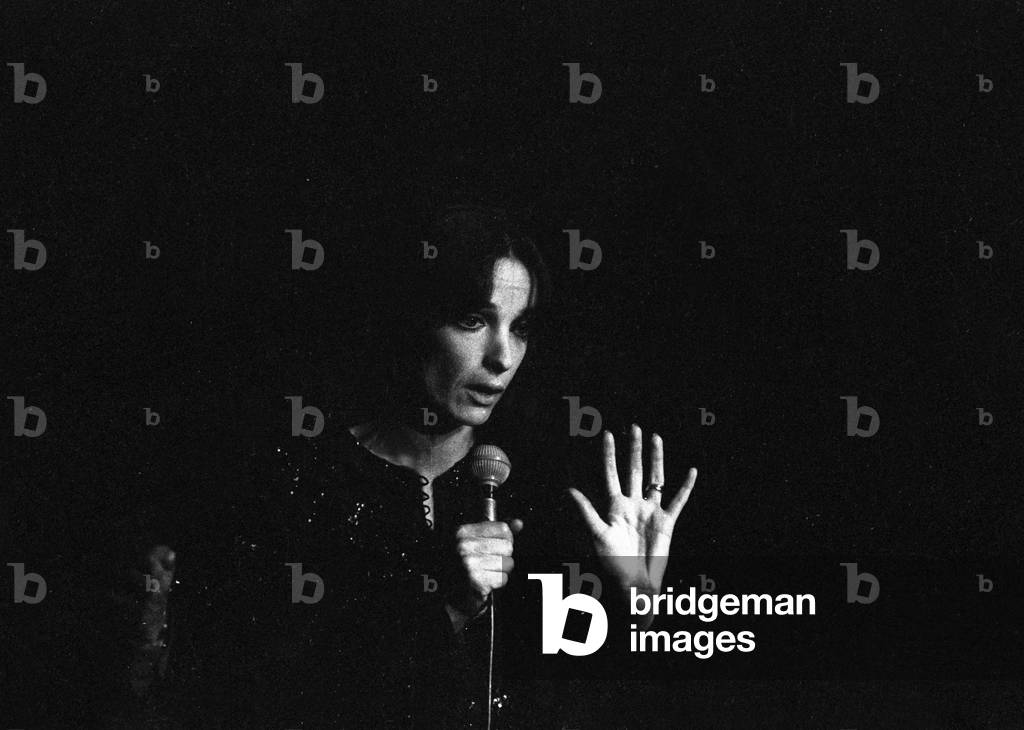 French singer and actress Marie Laforet singing at the Tete de l'Art, on June 22, 1969