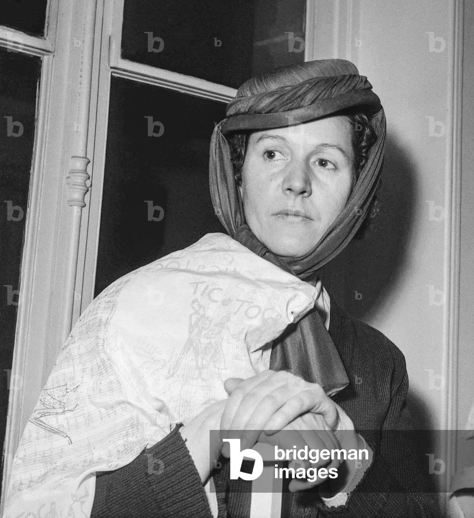 Hat by Suzanne Fournillon, Paris, January 25, 1952 (b/w photo)