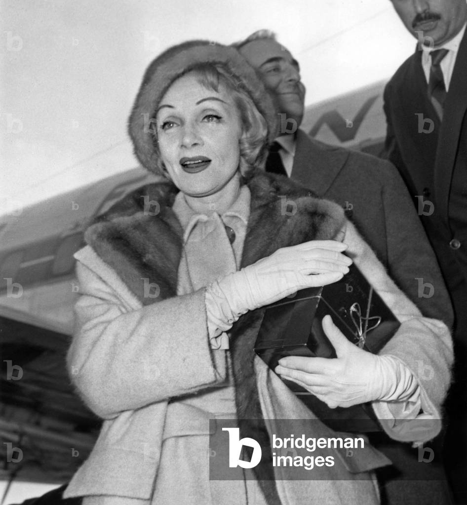 Marlene Dietrich at Orly Airport, Paris, November 20, 1959 (b/w photo)