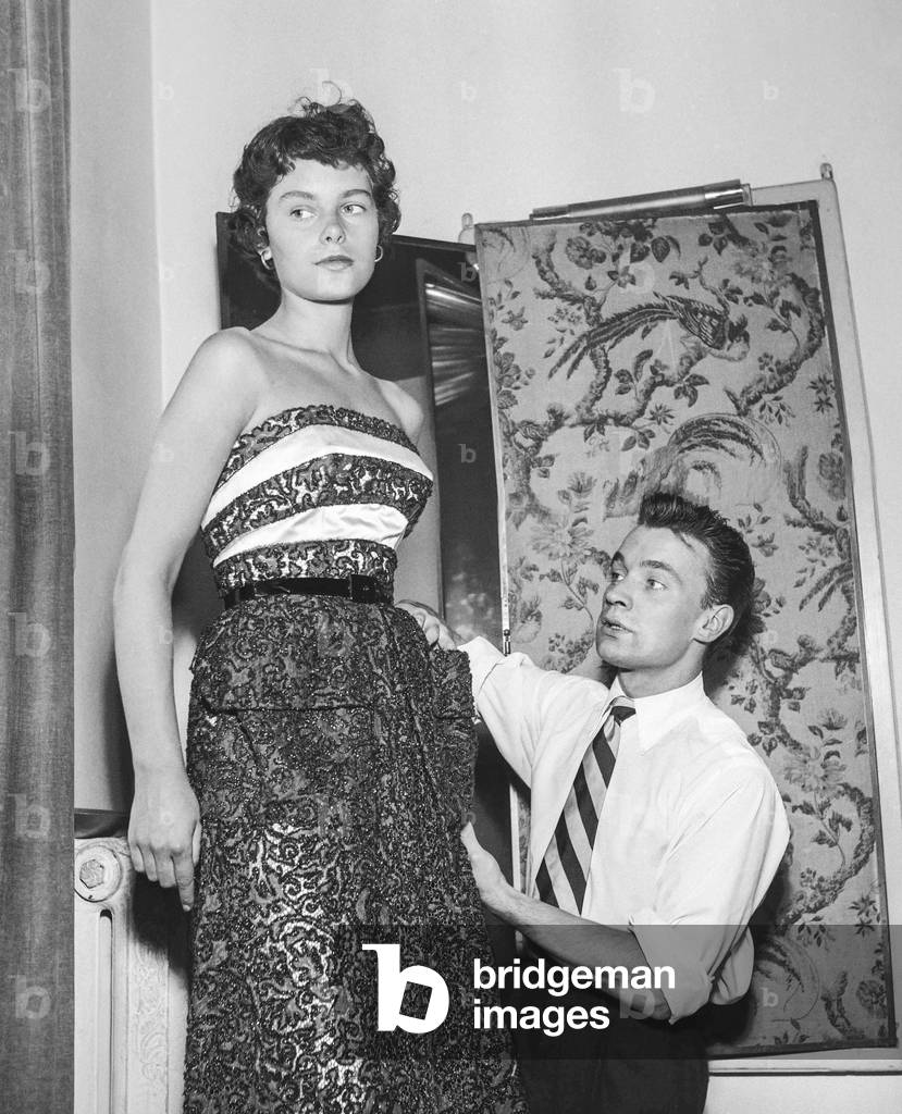 Ebba Adrian, Miss Sweden, dressed by French dress designer Alwynn in Paris on July 18, 1951 (she's in Paris for opening of the exhibition about Swedish painting) (b/w photo)