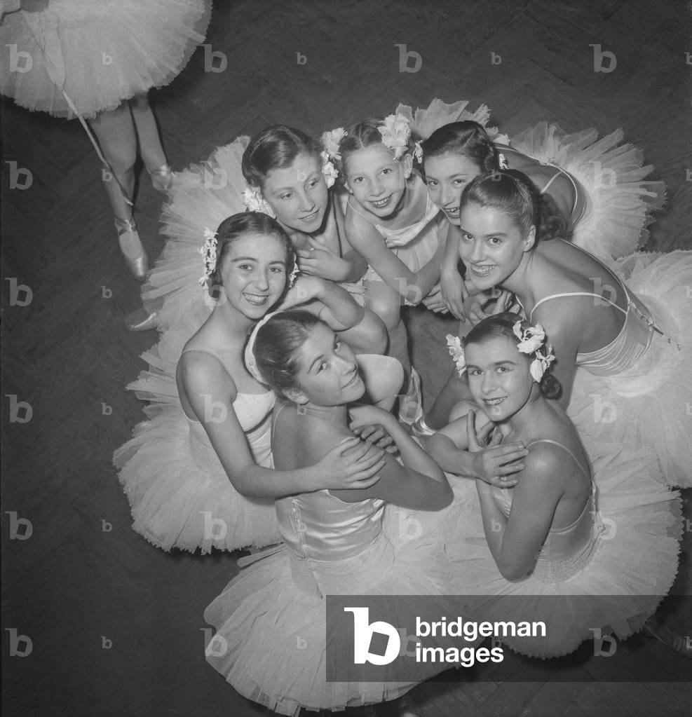 Dance examination at the Paris dance school, November 5, 1949 : young dancers wearing tutus (b/w photo)