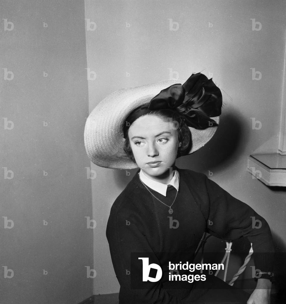 Women Fashion : Presentation of Hats By Maud Et Nano, Paris, February 11, 1949 (b/w photo)