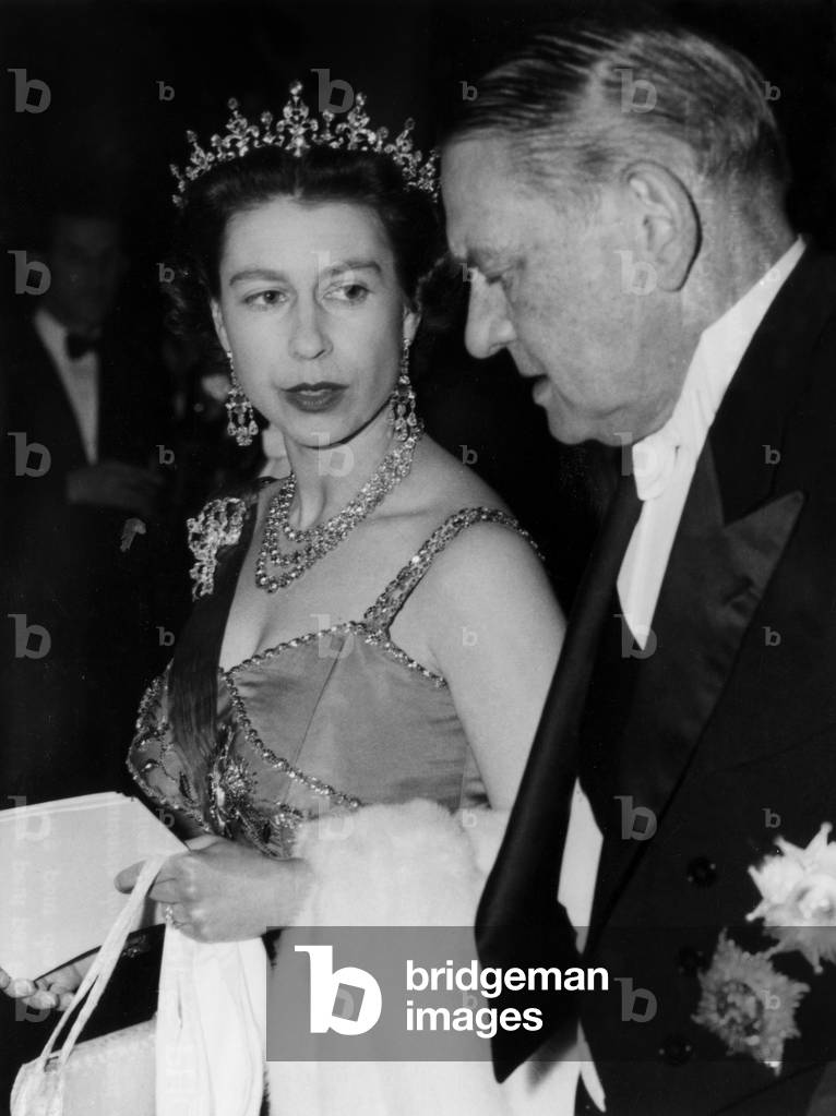 Visit of Queen Elizabeth Ii of England, April 10, 1957 : Reception at The Louvre With French President Rene Coty (Girls of Great Britain and Ireland