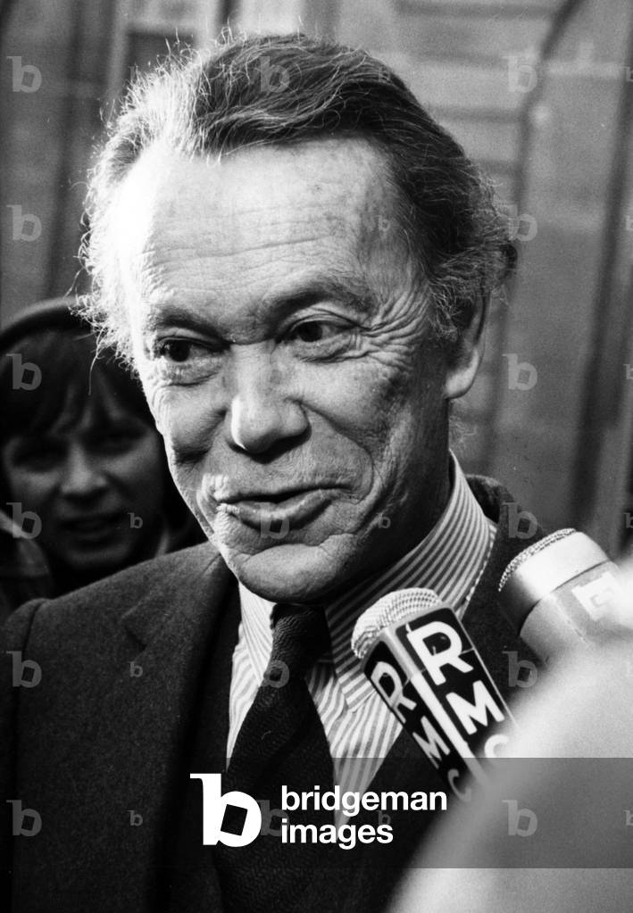 Mr Albin Chalandon leaving the Elysee After the Council of Ministers After Presenting a Bill which provides for the construction of private prisons on 19 November 1986 (b/w photo)