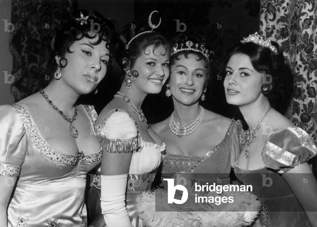 Austerlitz (The Battle of Austerlitz) D'Abel Gance Avec Daniela Rocca, Claudia Cardinale (Dans Le Role De Pauline Bonaparte), Martine Carol Et Anna Maria Ferrero 1960 (b/w photo)