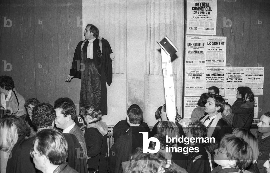 Demonstration of the justice (lawyers, magistrates) in Paris on November 30, 1990 (b/w photo)