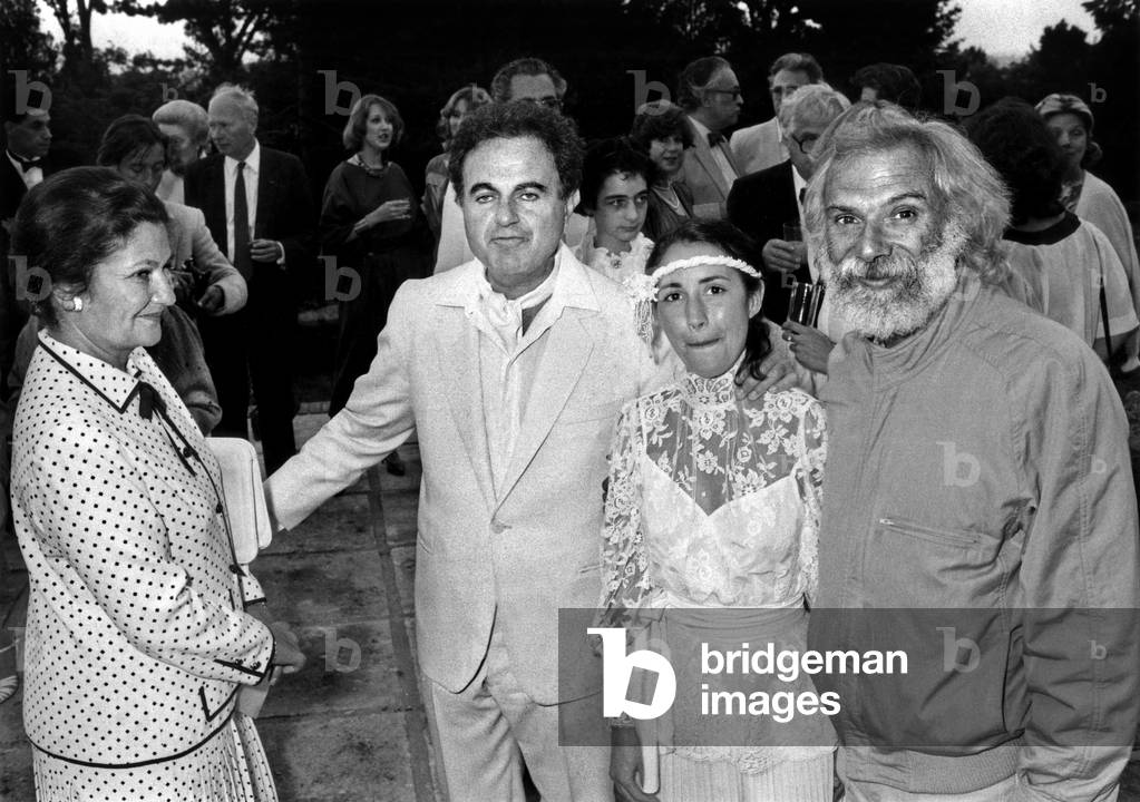 Wedding of Eve Beart on June 25, 1984 : Simone Veil, Guy Beart, his Daughter Eve and Georges Moustaki (b/w photo)