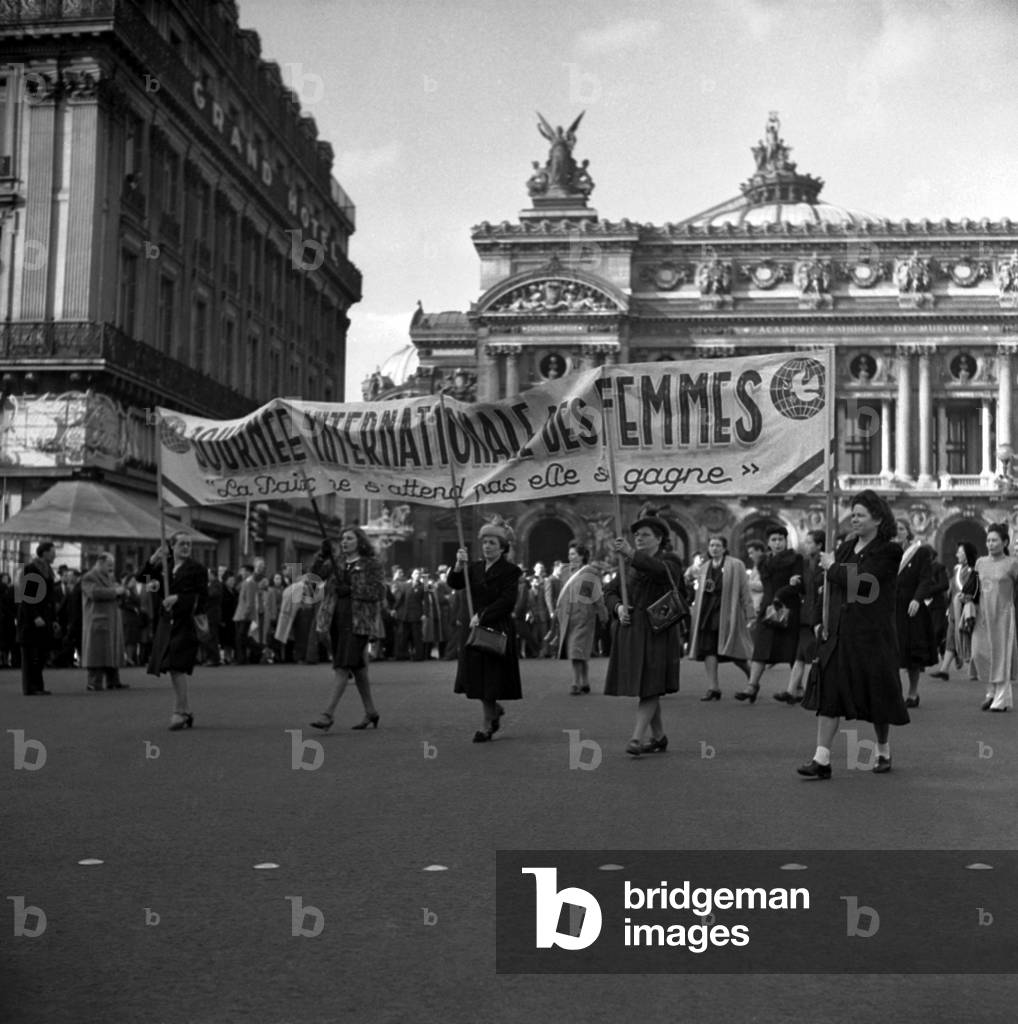 International Women'S Day : Demonstration of Women in Paris March 7, 1948 (b/w photo)