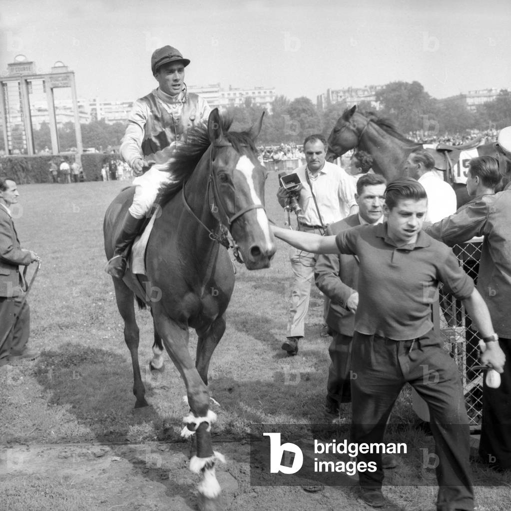 Gras Savoye Grand Steeple Chase at Auteuil Racecourse, Paris, June 19, 1960 : Winner : Horse Kingcraft and Jockey Gerard Philippeau (b/w photo)