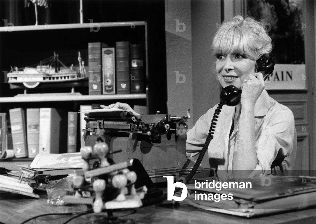La presentatrice, speakerine et actrice Anne Lefebure dans 'Les Amours Des Annees 50: Le Journal d'Une Bourgeoise' de JeannetteHubert en 1984