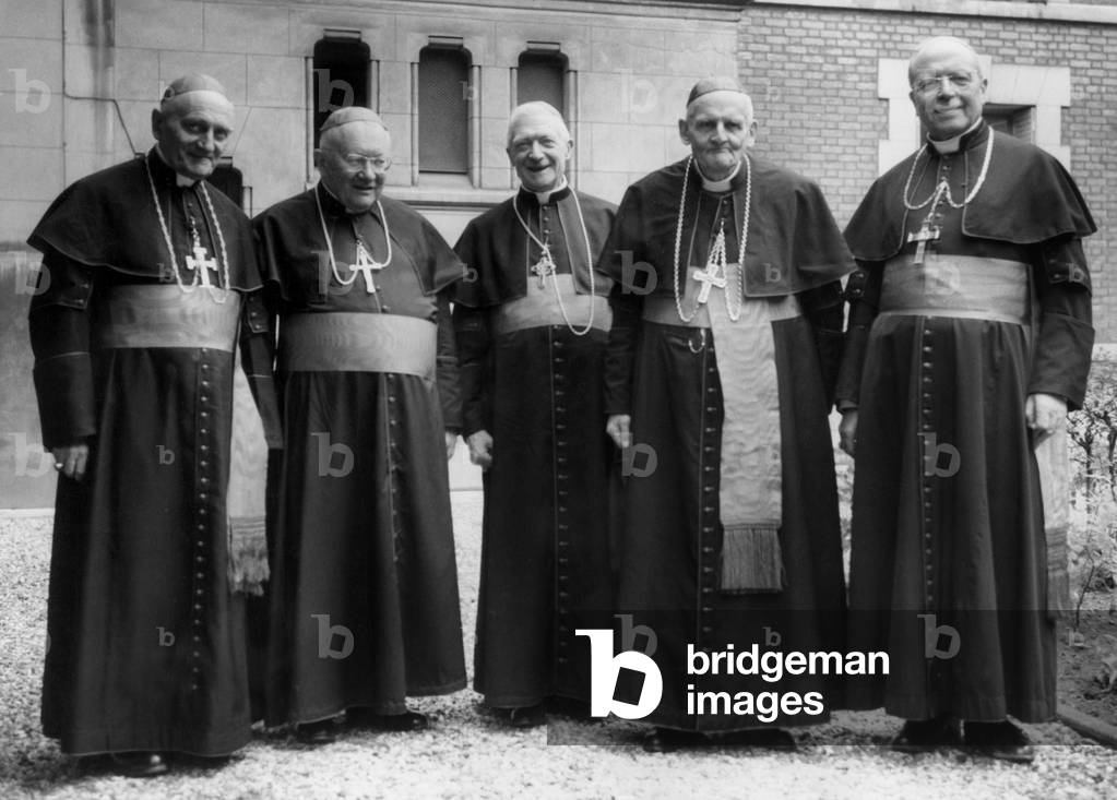 French Cardinals Chaired Plenary Assembly of French Episcopate Episcopacy in Paris on May 18, 1964 : L-R : Richaud (Bordeaux), Monseigneur Feltin (Paris), Lienart (Lille), Gerlier (Lyon) and Joseph Lefebvre (Bourges)  (b/w photo)
