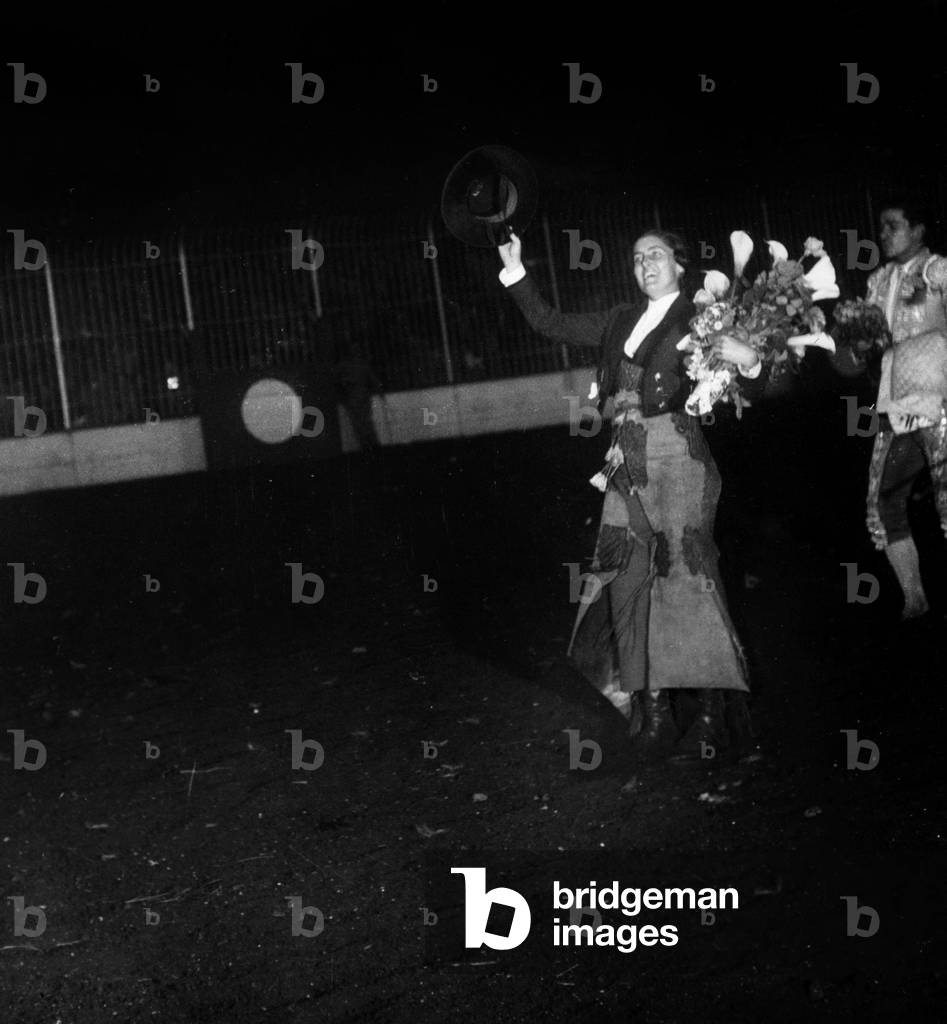 Conchita Cintron (1922-2009) Aka La Diosa Rubia, Peruvian Matador C. 1960 (b/w photo)