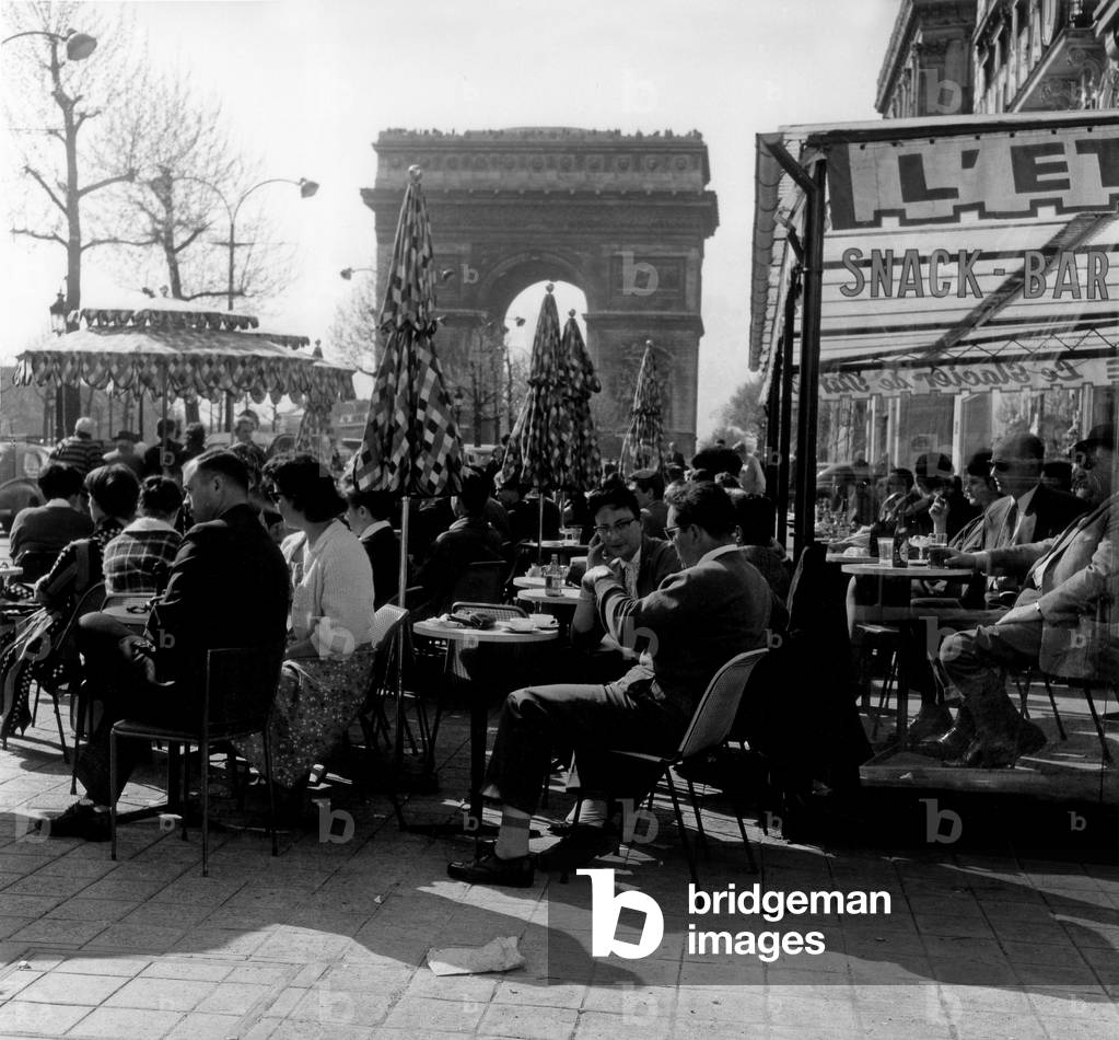 Terrace De Cafe Sur Les Champs-Elysees In Paris 22 April 1960. Neg: A95131 (b/w photo)