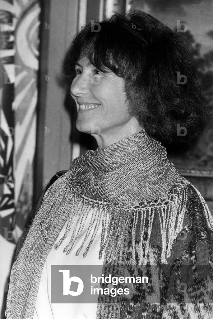 Loleh Bellon Just Receive Des Hands De Jacqueschirac, The Grand Prix De La Ville De Paris Dramatique On December 13, 1985. (b/w photo)