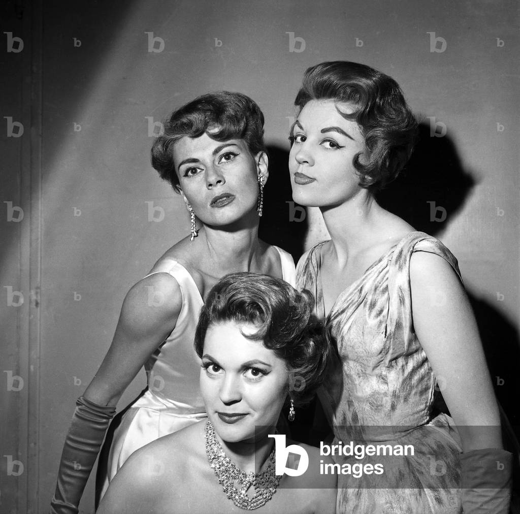 Presentation of Hairstyle in Paris on February 3, 1958 (b/w photo)
