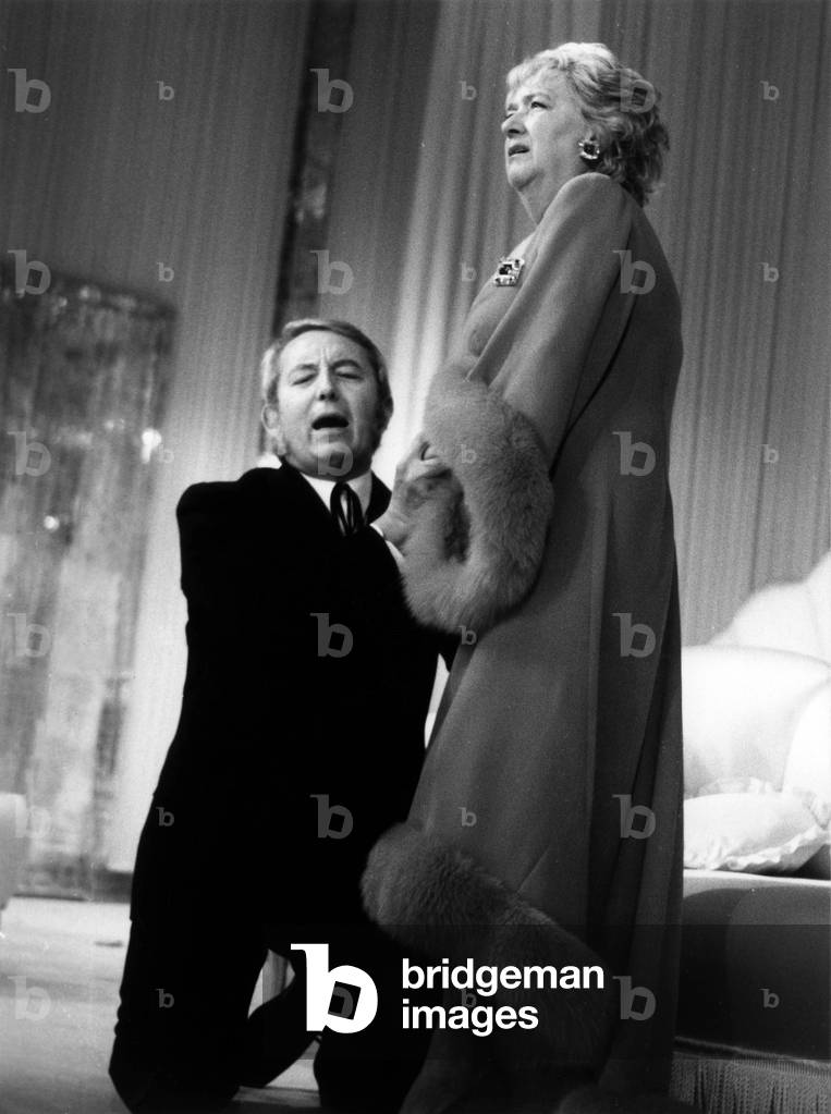 Jacqueline Maillan and Francis Lemaitre in Play 