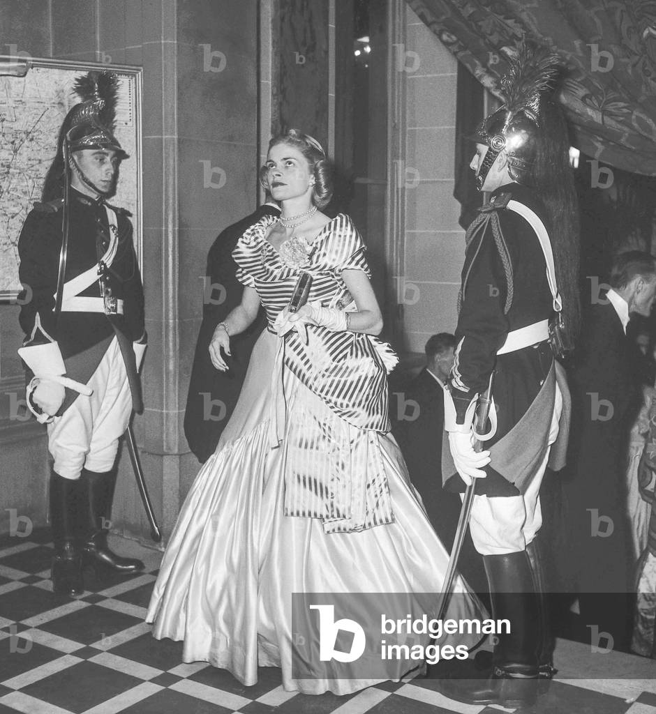 Ball given at the Cercle Interallie in Paris at time of the private stay of Princess Margaret of England in Paris, November 21, 1951 : Miss de Lasteyrie du Saillant (b/w photo)